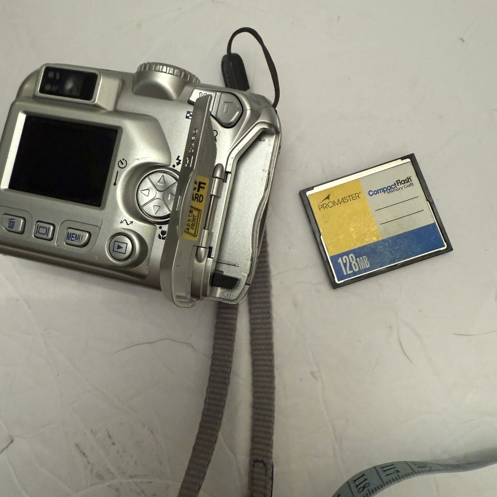 Nikon Digital Camera Coolpix 3100 3.2MP Silver Tested With Memory Card UNTESTED - Picture 13 of 16